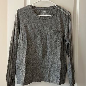 Levi’s long sleeve pocket tee